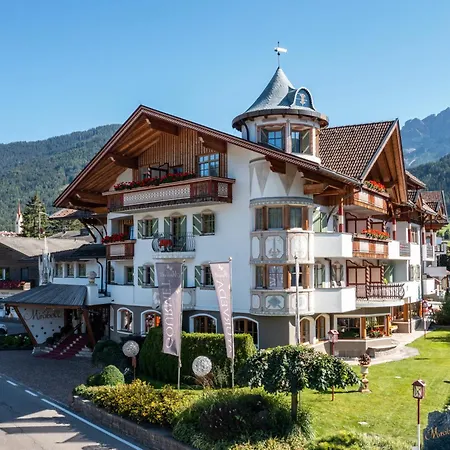 Mirabell Dolomites Hotel-2